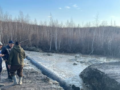 Талые воды размыли дорогу в Таттинском районе