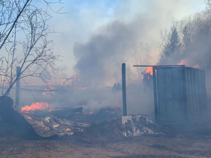 В Жатае из-за возгорания сухой травы повреждены два частных дома и семь строений