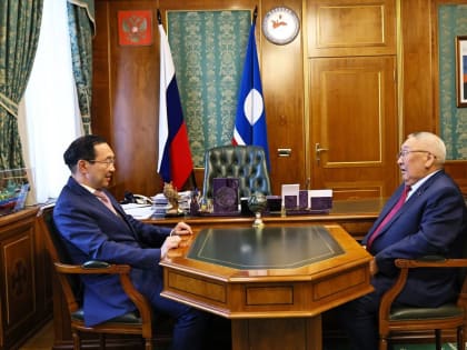 Айсен Николаев провел встречу с  сенатором от Якутии Егором Борисовым