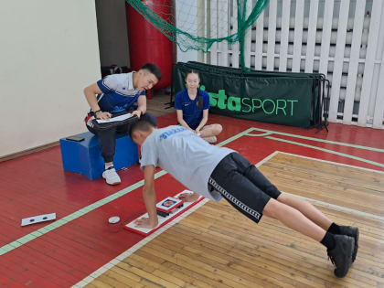 Выполнение нормативов ВФСК ГТО на базе спортивного комплекса имени А.И. Пахомова села Антоновка Нюрбинского района