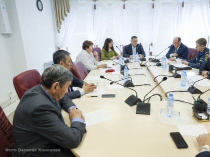 Высокие запасы снега и раннее потепление усложняют паводковую обстановку в Якутии