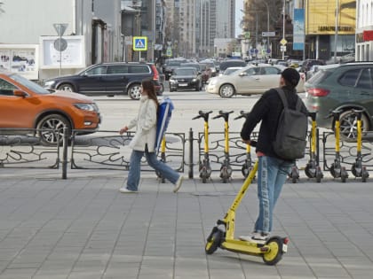В билетах теоретического экзамена на получение прав появились вопросы о правилах использования электросамокатов