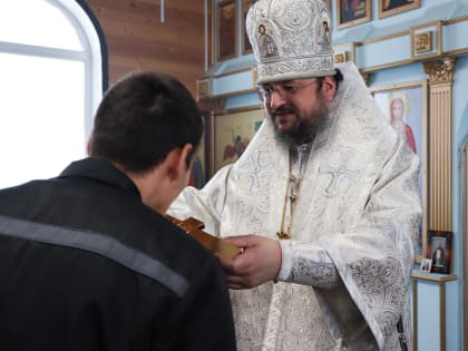Архиепископ Роман совершил Божественную Литургию в исправительной колонии № 1