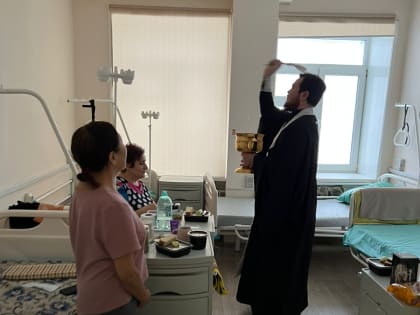 В часовне при республиканской офтальмологической больнице был совершен молебен и освящение воды