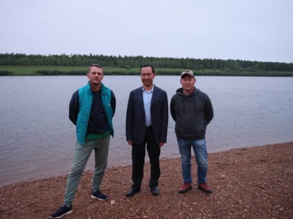 Глава Якутии встретился с якутскими режиссерами Дмитрием Давыдовым и Степаном Бурнашевым