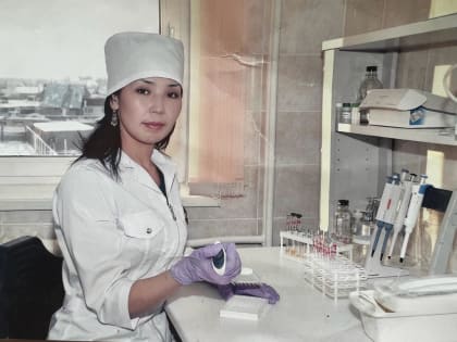 Боец «невидимого фронта» — врач-лаборант Римма Стручкова