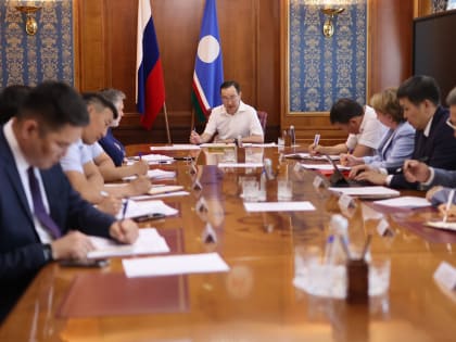 Айсен Николаев провел планерное совещание с руководством Администрации Главы и Правительства Якутии