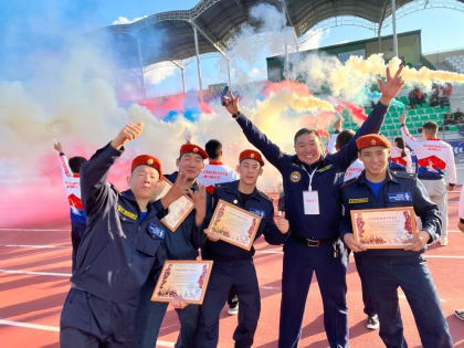 Трое лучших студента Верхневилюйского техникума стали обладателями знака «Доблесть и честь»