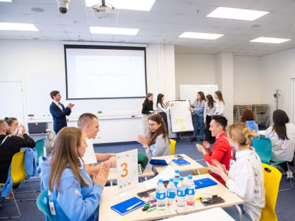 Якутию в полуфинале конкурса “Флагманы образования” представят 16 педагогов и управленцев, в том числе шесть из Нерюнгринского района