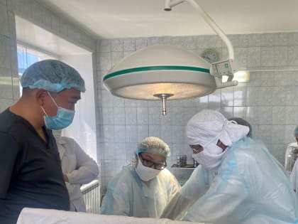 Хангаласские врачи впервые провели сосудистую операцию