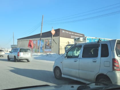 Автопробег коммунистов города Якутска в честь  106-й годовщины Советской Армии и Военно-Морского Флота