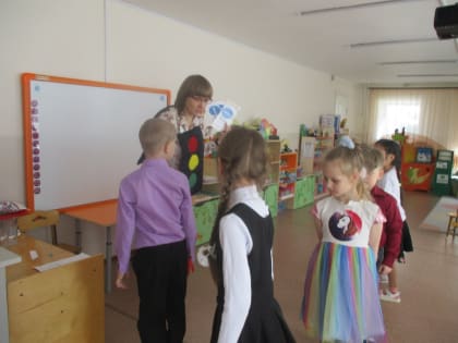 Для воспитанников проведена квест-игра «Я иду в школу»