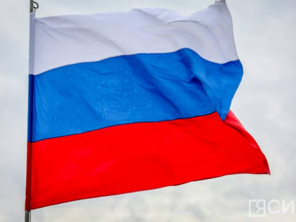 Праздничный митинг в Якутске: флешмоб и народная акция в поддержку новых регионов