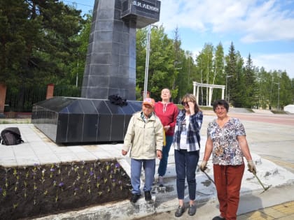 БЕРЕМ С КОММУНИСТОВ ПРИМЕР