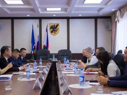 Руководство Якутска встретилось с делегацией китайского города Хулунбуир