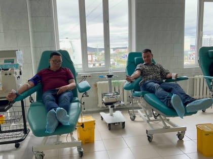 Активисты «Единой России» приняли участие в акции по сдаче крови