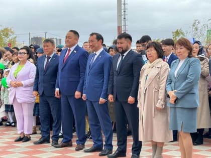 Альберт Семенов: В Якутске строятся большие и светлые школы для наших детей