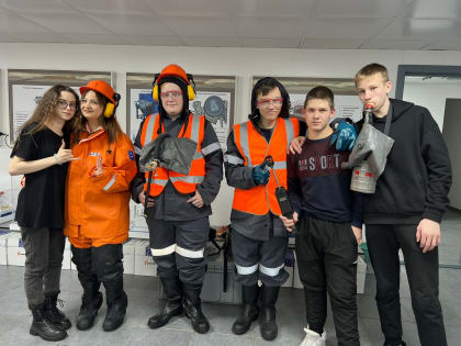 В «Колмаре» провели занятия по охране труда и промышленной безопасности для старшеклассников трёх школ Нерюнгри