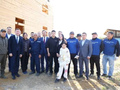 Руслан Платонов рассказал Андрею Турчаку о строительстве дома для семьи участника СВО Павла Моякунова