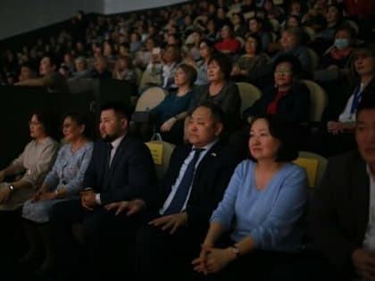 В Якутске торжественно открыли Год педагога и наставника 