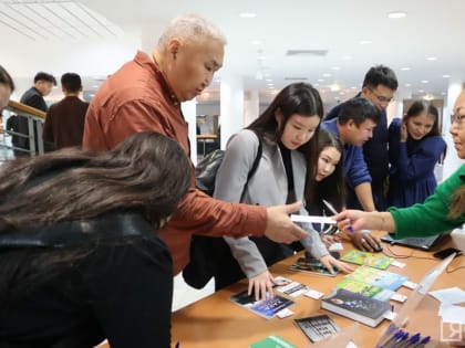 В Саха театре представили книги о жизни и творчестве якутского писателя Платона Ойунского