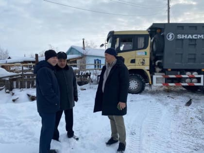 Расчищен участок земли под строительство дома для пострадавшей от пожара семьи Моякуновых