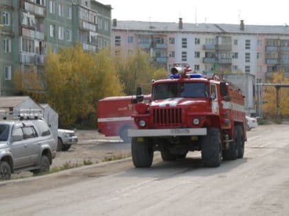 В Якутске произошел пожар в пятиэтажном доме — 8 человек спасены