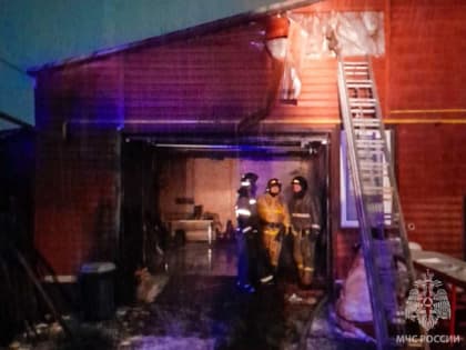 В частном доме вспыхнул пожар