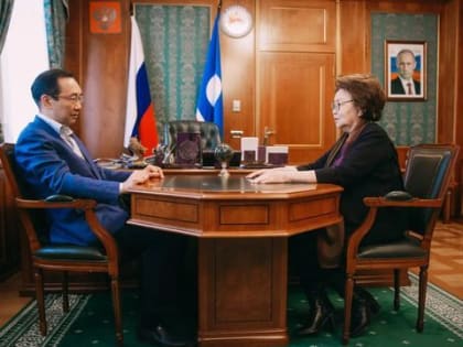 Глава Якутии встретился с президентом СВФУ Евгенией Михайловой