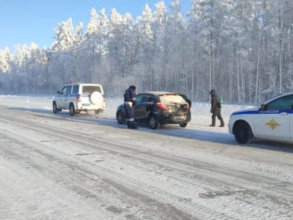 На автодороге Лена у молодой пары  сломался автомобиль…