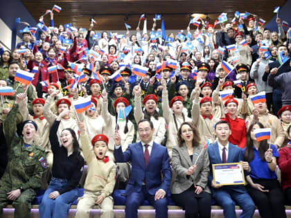 В поте лица своего: Чем занимался Айсен Николаев всю неделю