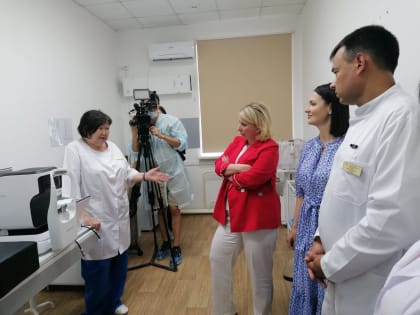 Депутат Госдумы Татьяна Буцкая и Ольга Балабкина посетили Якутскую офтальмологическую больницу