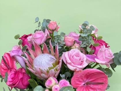 Сегодня день рождения артиста и дизайнера