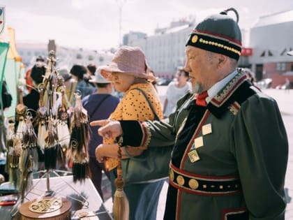 Ярмарка национальной одежды и аксессуаров к ысыаху проводится в Якутске