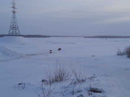 Водители в Якутске продолжают выезжать на неокрепший лед, несмотря на угрозу штрафа и уголовную ответственность