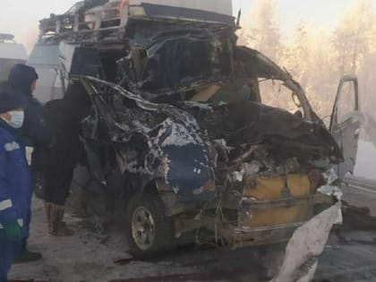 В ДТП на Вилюйском тракте погиб водитель микроавтобуса