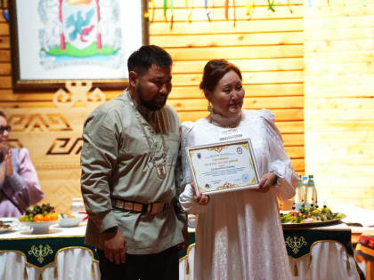 На Ысыахе Туймаады — 2023 чествовали лучших педагогов и выпускников Якутска