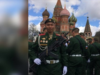 Армеец из Чурапчинского улуса принимает участие в параде Победы в Москве