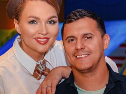 Беременная Ангарская официально вышла замуж