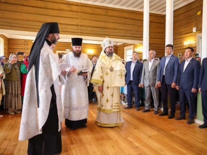 Архиерей совершил освящение Никольского храма в селе Кердем Хангаласского улуса