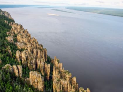 Глава Республики Саха (Якутия) Айсен Николаев поздравляет с Днем реки Лены