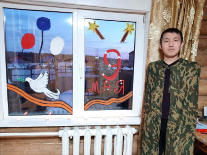 Студенты приняли участие в патриотической акции "Окна Победы"