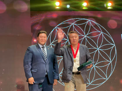 Выдающимся врачам Якутии вручен орден «Во славу и пользу республики»