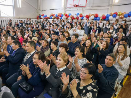 В селе Едей Хангаласского района открылась новая школа