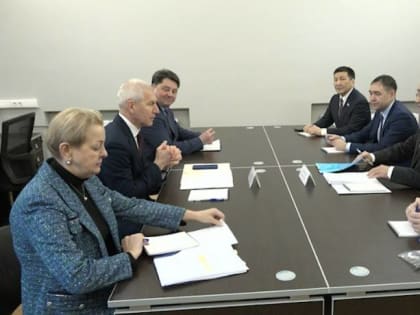 Глава Якутии провел рабочую встречу с министром спорта РФ