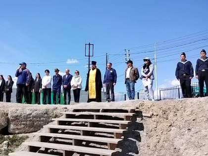 Священник совершил молебное пение перед началом открытых соревнований в холодной воде памяти В.М. Членова