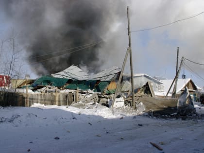 В Якутске горел 2-этажный дом