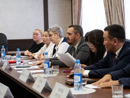 Китайцам из Внутренней Монголии интересны животноводство и озеленение в Якутске