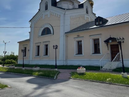 Божественная литургия в праздник Рождества Иоанна Крестителя