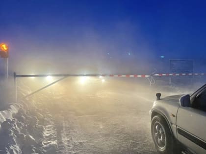 На ледовой переправе Кангалассы — Соттинцы провалился грузовик